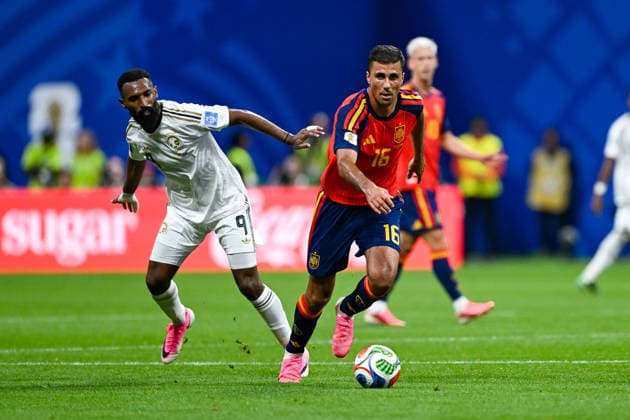 ATLANTA, GA - JUNE 21: Rodri 16 of Spain dribbles during the FIFA World Cup, WM, Weltmeisterschaft, Fussball 2026 Group H match between Spain and Saudi Arabia on June 21st, 2026 at Atlanta Stadium in Atlanta, GA. (Photo by Rich von Biberstein Icon Sportswire) SOCCER: JUN 21 FIFA World Cup 26 Group H - Spain vs Saudi Arabia EDITORIAL USE ONLY Icon260621064