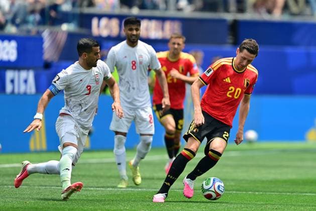 Iran s Mehdi Taremi and Belgium s Hans Vanaken fight for the ball during a soccer game between Belgian national team, Nationalteam Red Devils and Iran, on Sunday 21 June 2026, at the SoFi stadium in Los Angeles, the second game in the group stage of the FIFA World Cup, WM, Weltmeisterschaft, Fussball 2026 in the United States of America. The Diables Rouges - Rode Duivels were drawn into Group G. DIRKxWAEM  x178658278x