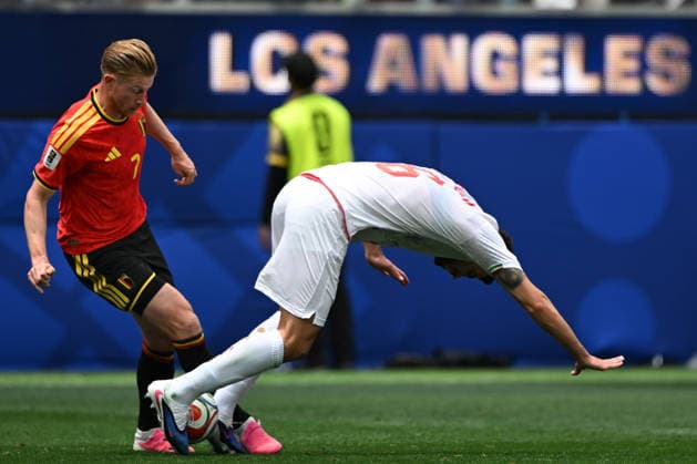 Kevin De Bruyne of Belgium (L) and Saeid Ezatolahi of IR Iran (R) fight for possession during a FIFA Men’s World Cup 2026 Group Stage football match between Belgium and Iran at Los Angeles Stadium, in Inglewood on June 21th 2026 (Photo by Nayra Halm SPP)  Copyright: xNayraxHalm SPPx Sportspressphoto_SPR172839