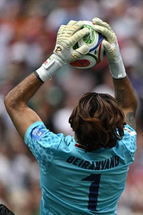 Alireza Beiranvand of IR Iran controls the ball during a FIFA Men’s World Cup 2026 Group Stage football match between Belgium and Iran at Los Angeles Stadium, in Inglewood on June 21th 2026 (Photo by Nayra Halm SPP)  Copyright: xNayraxHalm SPPx Sportspressphoto_SPR172841