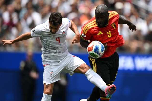 Romelu Lukaku of Belgium (R) and Shojae Khalilzadeh of IR Iran (L) fight for possession during a FIFA Men’s World Cup 2026 Group Stage football match between Belgium and Iran at Los Angeles Stadium, in Inglewood on June 21th 2026 (Photo by Nayra Halm SPP)  Copyright: xNayraxHalm SPPx Sportspressphoto_SPR172842