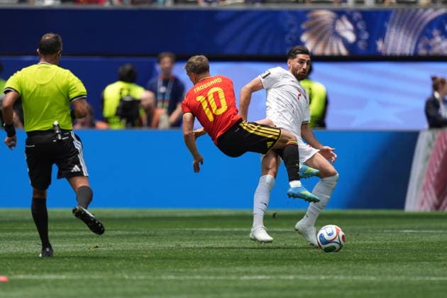 Belgium v IR Iran - FIFA World Cup, WM, Weltmeisterschaft, Fussball 2026 - Group G LOS ANGELES, CALIFORNIA - JUNE 21: Trossard (10) of Belgium in action against Alireza Jahanbakhsh (7) of Iran during the 2026 FIFA World Cup First Stage Group G match between Belgium and IR Iran at the Los Angeles Stadium (SoFi Stadium) in Inglewood, California, United States on June 21, 2026. Tayfun Coskun Anadolu California United States. Editorial use only. Please get in touch for any other usage.  Copyright: x2026xAnadoluxTayfunxCoskunx