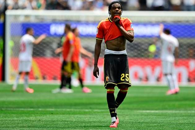 Belgium vs Iran - FIFA World Cup, WM, Weltmeisterschaft, Fussball 2026 LOS ANGELES, USA - JUNE 21 : Ngoy Nathan defender of Belgium leaves the field after a red card during the FIFA World Cup 2026 Group G match between Belgium and Iran at the SOFI STADIUM on June 21, 2026 in Los Angeles, USA, 21 06 2026 Los Angeles United States of America  Copyright: xJanxDexMeuleneirx