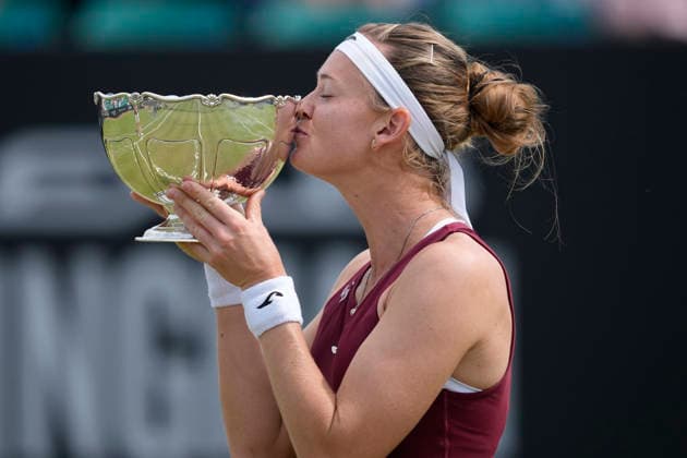 Lexus Nottingham Open - Day Seven Marie Bouzkova celebrates after winning the singles final title at the 2026 Lexus Nottingham Open Women s tennis tournament at the Nottingham Tennis Centre in Nottingham, England, on June 21, 2026. Nottingham Great Britain United Kingdom  Copyright: xOwenxHammondx originalFilename:hammond-2026lexu260621_npmS4.jpg