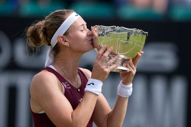 Lexus Nottingham Open - Day Seven Marie Bouzkova celebrates after winning the singles final title at the 2026 Lexus Nottingham Open Women s tennis tournament at the Nottingham Tennis Centre in Nottingham, England, on June 21, 2026. Nottingham Great Britain United Kingdom  Copyright: xOwenxHammondx originalFilename:hammond-2026lexu260621_npgMA.jpg