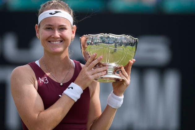 Lexus Nottingham Open - Day Seven Marie Bouzkova celebrates after winning the singles final title at the 2026 Lexus Nottingham Open Women s tennis tournament at the Nottingham Tennis Centre in Nottingham, England, on June 21, 2026. Nottingham Great Britain United Kingdom  Copyright: xOwenxHammondx originalFilename:hammond-2026lexu260621_npMFZ.jpg