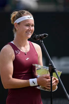 Lexus Nottingham Open - Day Seven Marie Bouzkova celebrates after winning the singles final title at the 2026 Lexus Nottingham Open Women s tennis tournament at the Nottingham Tennis Centre in Nottingham, England, on June 21, 2026. Nottingham Great Britain United Kingdom  Copyright: xOwenxHammondx originalFilename:hammond-2026lexu260621_npJSy.jpg