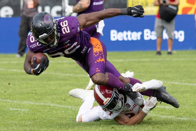 EFA - European Football Alliance: Frankfurt Galaxy - Prague Lions, 21.06.2026 Antony Marvyn Bouembe (Frankfurt Galaxy 26) wird von Lukas Korim (Prague Lions 24) gestoppt getackled, Frankfurt Galaxy - Prague Lions, Frankfurt, PSD Bank Arena, 21.6.2026 *** EFA European Football Alliance Frankfurt Galaxy vs. Prague Lions, June 21, 2026. Antony Marvyn Bouembe of the Frankfurt Galaxy (No. 26) is tackled and stopped by Lukas Korim of the Prague Lions (No. 24). Frankfurt Galaxy vs. Prague Lions, Frankfurt, PSD Bank Arena, June 21, 2026,detected_source_language Copyright: xBEAUTIFULxSPORTS Gawlikx