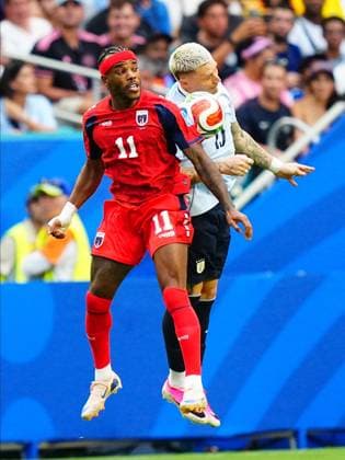 Uruguay v Cape Verde - FIFA World Cup, WM, Weltmeisterschaft, Fussball 2026 - Group H FLORIDA, USA - JUNE 21: Garry Rodrigues (11) of Cape Verde in action against Guillermo Varela (13) of Uruguay during the 2026 FIFA World Cup First Stage Group H match between Uruguay and Cape Verde at the Hard Rock Stadium (Miami Stadium) in Miami Gardens, Florida, United States on June 21, 2026. Evrim Aydin Anadolu Florida United States. Editorial use only. Please get in touch for any other usage.  Copyright: x2026xAnadoluxEvrimxAydinx