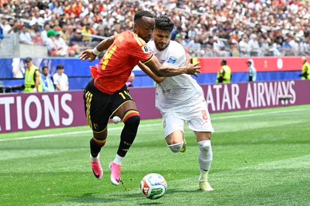 Belgium vs Iran - FIFA World Cup, WM, Weltmeisterschaft, Fussball 2026 LOS ANGELES, USA - JUNE 21 : Lukebakio Dodi forward of Belgium is challenged by Mohebbi Mohammad midfielder of Iran during the FIFA World Cup 2026 Group G match between Belgium and Iran at the SOFI STADIUM on June 21, 2026 in Los Angeles, USA, 21 06 2026 Los Angeles United States of America  Copyright: xNicoxVereeckenx