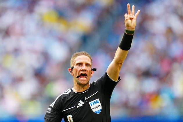 Uruguay v Cape Verde - FIFA World Cup, WM, Weltmeisterschaft, Fussball 2026 - Group H FLORIDA, USA - JUNE 21: Referee Espen Eskas is seen during the 2026 FIFA World Cup First Stage Group H match between Uruguay and Cape Verde at the Hard Rock Stadium (Miami Stadium) in Miami Gardens, Florida, United States on June 21, 2026. Evrim Aydin Anadolu Florida United States. Editorial use only. Please get in touch for any other usage.  Copyright: x2026xAnadoluxEvrimxAydinx
