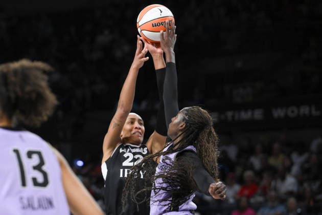 June 21, 2026, Las Vegas, Nevada, USA: Las Vegas Aces defeats Golden State Valkyries 73-92 with the help of JACKIE YOUNG 0 with 21 points followed by AÃ¢â‚¬â ¢JA WILSON 22 with 19 points during 2026 WNBA, Basketball Damen, USA regular-season game at Michelob ULTRA Arena in Las Vegas. Las Vegas USA - ZUMAo117 20260621_zsp_o117_006 Copyright: xMikaelxOnax