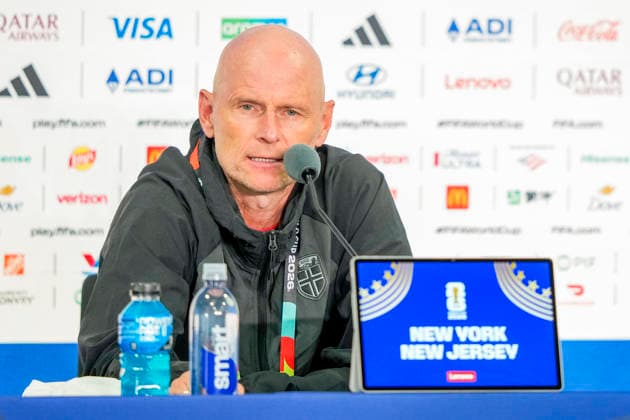 World Cup 2026 East Rutherford, New Jersey , USA 20260621. Norway national team, Nationalteam manager Stale Solbakken during a press conference, PK, Pressekonferenz with the Norway men s national football team at MetLife Stadium before the match between Norway and Senegal in Group I during the 2026 FIFA World Cup, WM, Weltmeisterschaft, Fussball Photo: Fredrik Varfjell NTB East Rutherford, New Jersey United States EDITORIAL USE ONLY. RESTRICTED USE FOR BETTING COMPANIES Ref:_SPOZFLPmRI0eH0.jpg *** 2026 World Cup, East Rutherford, New Jersey, USA 20260621 Norway national team manager Stale Solbakken during a press conference with the Norway men’s national soccer team at MetLife Stadium before the match between Norway and Senegal in Group I during the 2026 FIFA World Cup. Photo  Copyright: xFredrikxVarfjellx xNTBx
