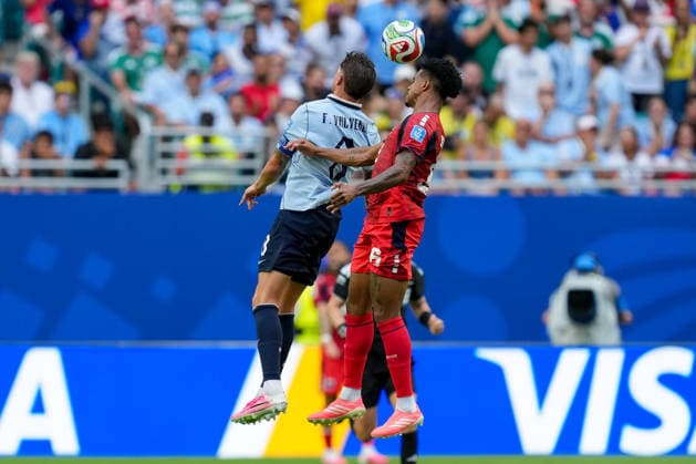 Federico Valverde (Uruguay) und Kevin Pina (Cabo Verde) battle for the ball during the FIFA World Cup, WM, Weltmeisterschaft, Fussball 2026 Group H match between Uruguay and Cabo Verde at Miami Stadium on June 21, 2026 in Miami, United States. (Photo by Alex Gottschalk DeFodi Images) - *** Federico Valverde of Uruguay and Kevin Pina of Cape Verde battle for the ball during the 2026 FIFA World Cup Group H match between Uruguay and Cape Verde at Miami Stadium on June 21, 2026, in Miami, United States. Photo by Alex Gottschalk, DeFodi Images,detected_source_language