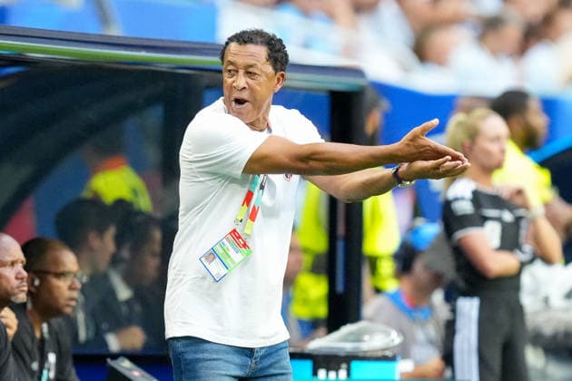 Trainer Pedro Leitao Brito (Cabo Verde) gestures during the FIFA World Cup, WM, Weltmeisterschaft, Fussball 2026 Group H match between Uruguay and Cabo Verde at Miami Stadium on June 21, 2026 in Miami, United States. (Photo by Alex Gottschalk DeFodi Images) - *** Coach Pedro Leitao Brito of Cape Verde gestures during the 2026 FIFA World Cup Group H match between Uruguay and Cape Verde at Miami Stadium on June 21, 2026, in Miami, United States. Photo by Alex Gottschalk, DeFodi Images,detected_source_language