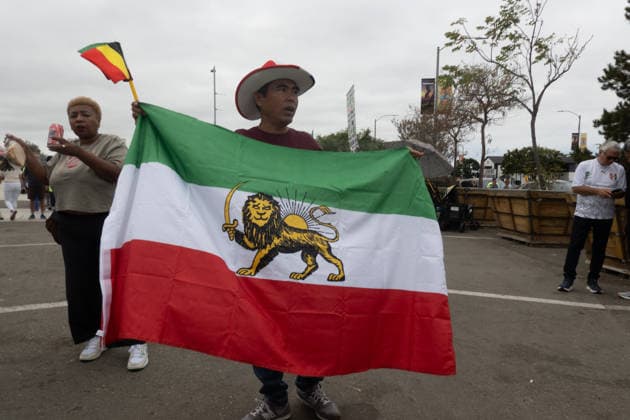 June 21, 2026, Ingelwood, California, USA: People protest the Iranian regime following the FIFA World Cup, WM, Weltmeisterschaft, Fussball 2026 Group G match between Belgium and IR Iran at Los Angeles Stadium on June 21, 2026 in Inglewood, California. Ingelwood USA - ZUMAb148 20260621_zap_b148_013 Copyright: xBryanxSmithx