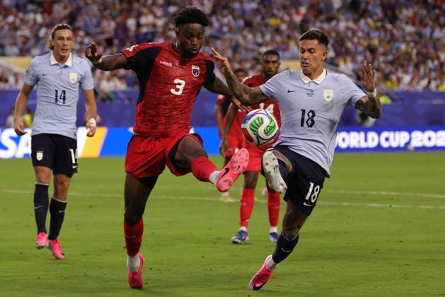 FIFA World Cup, WM, Weltmeisterschaft, Fussball 2026 - Group H - Uruguay vs Cape Verde Diney of Cape Verde (L) in action against Brian Rodriguez of Uruguay (R) during the FIFA World Cup 2026 group stage match Uruguay against Cape Verde, in Miami, Florida, USA, 21 June 2026. MIAMI United States  Copyright: xCRISTOBALxHERRERA-ULASHKEVICHx