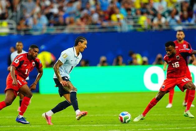 Uruguay v Cape Verde - FIFA World Cup, WM, Weltmeisterschaft, Fussball 2026 - Group H FLORIDA, USA - JUNE 21: Darwin Nunez (9) of Uruguay in action against Yannick Semedo (16) of Cape Verde during the 2026 FIFA World Cup First Stage Group H match between Uruguay and Cape Verde at the Hard Rock Stadium (Miami Stadium) in Miami Gardens, Florida, United States on June 21, 2026. Evrim Aydin Anadolu Florida United States. Editorial use only. Please get in touch for any other usage.  Copyright: x2026xAnadoluxEvrimxAydinx