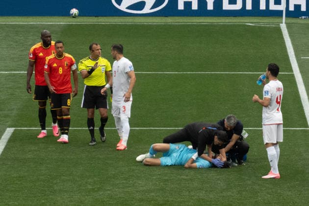 June 21, 2026, Ingelwood, California, USA: Iran s goalkeeper ALIREZA BEIRANVAND lies injured in the first half of the FIFA World Cup, WM, Weltmeisterschaft, Fussball 2026 Group G match between Belgium and IR Iran at Los Angeles Stadium on June 21, 2026 in Inglewood, California. Belgium V IR Iran: Group G - FIFA World Cup 2026  - ZUMAb148 20260621_zap_b148_056 Copyright: xBryanxSmithx