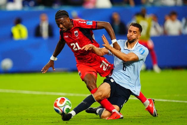 Uruguay v Cape Verde - FIFA World Cup, WM, Weltmeisterschaft, Fussball 2026 - Group H FLORIDA, USA - JUNE 21: Kevin Lenini Pina (6) of Uruguay in action against Nuno da Costa (21) of Cape Verde during the 2026 FIFA World Cup First Stage Group H match between Uruguay and Cape Verde at the Hard Rock Stadium (Miami Stadium) in Miami Gardens, Florida, United States on June 21, 2026. Evrim Aydin Anadolu Florida United States. Editorial use only. Please get in touch for any other usage.  Copyright: x2026xAnadoluxEvrimxAydinx