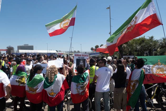 June 21, 2026, Ingelwood, California, USA: People protest the Iranian regime following the FIFA World Cup, WM, Weltmeisterschaft, Fussball 2026 Group G match between Belgium and IR Iran at Los Angeles Stadium on June 21, 2026 in Inglewood, California. Belgium V IR Iran: Group G - FIFA World Cup 2026  - ZUMAb148 20260621_zap_b148_079 Copyright: xBryanxSmithx