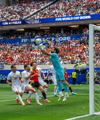 June 21, 2026, Inglewood, California, USA: Iranian goalkeeper ALIREZA BEIRANVAND blocks a shot. Belgium and Iran played to a 0-0 draw in their World Cup 2026 match at Los Angeles Stadium. WORLD CUP 2026 BELGIUM 0:0 IRAN  - ZUMAh234 20260621_zsp_h234_006 Copyright: xMarkxEdwardxHarrisx