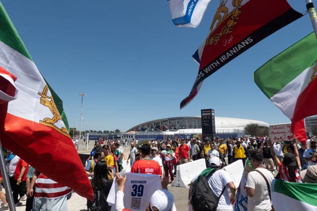 June 21, 2026, Ingelwood, California, USA: People protest the Iranian regime following the FIFA World Cup, WM, Weltmeisterschaft, Fussball 2026 Group G match between Belgium and IR Iran at Los Angeles Stadium on June 21, 2026 in Inglewood, California. Ingelwood USA - ZUMAb148 20260621_zap_b148_104 Copyright: xBryanxSmithx