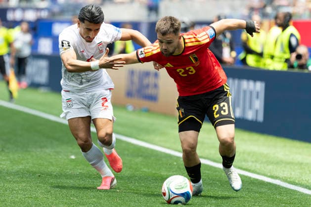 June 21, 2026, Los Angeles, California, USA: IR Iran Saleh Hardani (2) and Belgium Nicolas Raskin (23) vie for the ball during the FIFA World Cup, WM, Weltmeisterschaft, Fussball Group G soccer match at SoFi Stadium in Inglewood, Calif., Sunday, June 21, 2026. World Cup 2026: IR Iran 0:0 Belgium  - ZUMAc68_ 20260621_zaf_c68_077 Copyright: xRingoxChiux