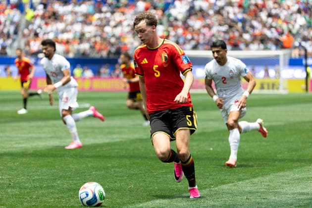 June 21, 2026, Los Angeles, California, USA: Belgium Maxim De Cuyper (5) in actions against the IR Iran during the FIFA World Cup, WM, Weltmeisterschaft, Fussball Group G soccer match at SoFi Stadium in Inglewood, Calif., Sunday, June 21, 2026. Los Angeles USA - ZUMAc68_ 20260621_zaf_c68_105 Copyright: xRingoxChiux