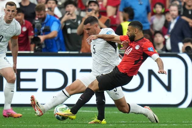 FIFA World Cup, WM, Weltmeisterschaft, Fussball 2026 - Group G - New Zealand vs Egypt Michael Boxall of New Zealand (L) in action against Mohamed Salah of Egypt (R) during the FIFA World Cup 2026 group stage match New Zealand against Egypt, in Vancouver, Canada, 21 June 2026. VANCOUVER Canada  Copyright: xBOBxFRIDx
