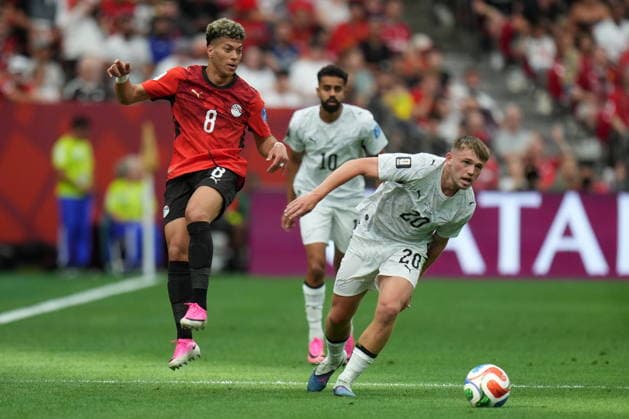 FIFA World Cup, WM, Weltmeisterschaft, Fussball 2026 - Group G - New Zealand vs Egypt Emam Ashour of Egypt (L) in action against Callum McCowatt of New Zealand (R) during the FIFA World Cup 2026 group stage match New Zealand against Egypt, in Vancouver, Canada, 21 June 2026. VANCOUVER Canada  Copyright: xBOBxFRIDx