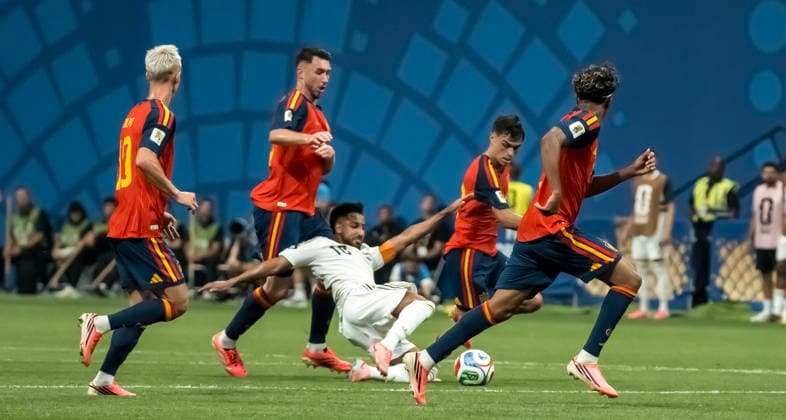 June 21, 2026, Atlanta, Georgia, USA: Saudi Arabia midfielder Salem al-Dawsari (10) plays against Spain during their First Stage Group H match for the 2026 FIFA World Cup, WM, Weltmeisterschaft, Fussball at Atlanta Stadium in Atlanta, Georgia. Spain wins the match 4:0. Atlanta USA - ZUMAa161 20260621_aaa_a161_119 Copyright: xWalterxArcex xGMGx