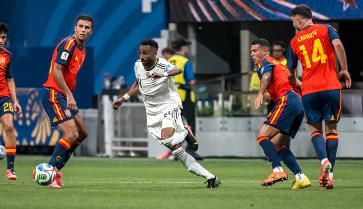 June 21, 2026, Atlanta, Georgia, USA: Saudi Arabia defender Moteb al-Harbi (24) plays against Spain during their First Stage Group H match for the 2026 FIFA World Cup, WM, Weltmeisterschaft, Fussball at Atlanta Stadium in Atlanta, Georgia. Spain wins the match 4:0. Atlanta USA - ZUMAa161 20260621_aaa_a161_131 Copyright: xWalterxArcex xGMGx