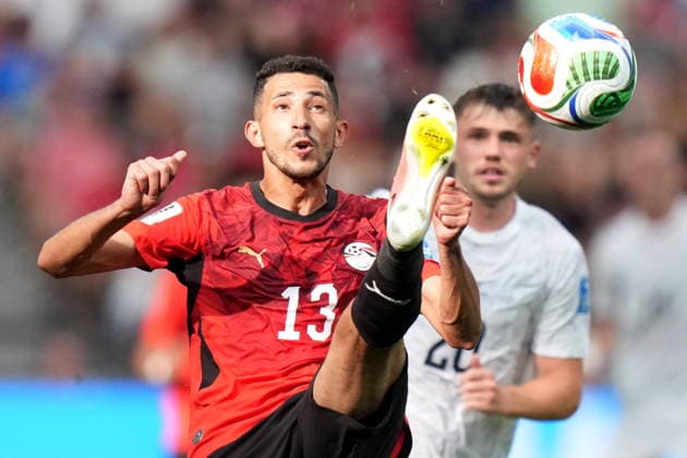 June 21, 2026, Vancouver, Bc, CANADA: Egypt s Ahmed Abou El Fotouh (13) kicks the ball away from New Zealand s Callum McCowatt (20) during first half World Cup Group G soccer action, in Vancouver, Sunday, June 21, 2026. Canada News - June 21, 2026  - ZUMAc35_ 20260621_zaf_c35_123 Copyright: xDarrylxDyckx