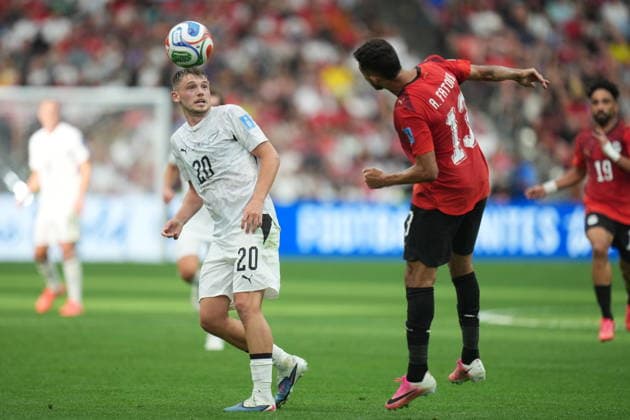 FIFA World Cup, WM, Weltmeisterschaft, Fussball 2026 - Group G - New Zealand vs Egypt Callum McCowatt of New Zealand (L) in action against Ahmed Fatouh of Egypt (R) during the FIFA World Cup 2026 group stage match New Zealand against Egypt, in Vancouver, Canada, 21 June 2026. VANCOUVER Canada  Copyright: xBOBxFRIDx