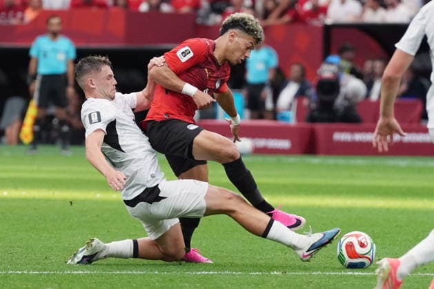 June 21, 2026, Vancouver, Bc, CANADA: New Zealand s Callum McCowatt (20) tackles Egypt s Emam Ashour (8) during first half World Cup group G soccer action, in Vancouver, Sunday, June 21, 2026. Canada News - June 21, 2026  - ZUMAc35_ 20260621_zaf_c35_138 Copyright: xEthanxCairnsx