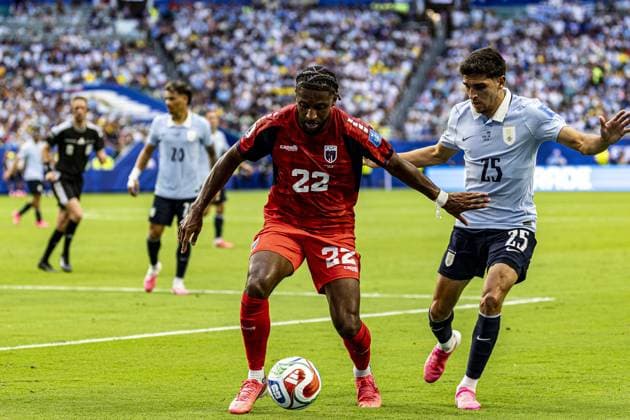 RECORD DATE NOT STATED Match between Uruguay and Cape Verde for the 2026 World Cup. Miami (FL), 06 21 2026 Football Uruguay vs Cape Verde FIFA World Cup, WM, Weltmeisterschaft, Fussball 2026 Steven Moreira and Juan Manuel Sanabria in a match between Uruguay and Cape Verde, valid for the second round of Group H of the FIFA World Cup 2026, held at Hard Rock Stadium, in Miami, United States, on Sunday, June 21, 2026.(Foto: Pedro Paulo Diaz Thenews2 imago images) SPO  Copyright: xPedroxPauloxDiazx