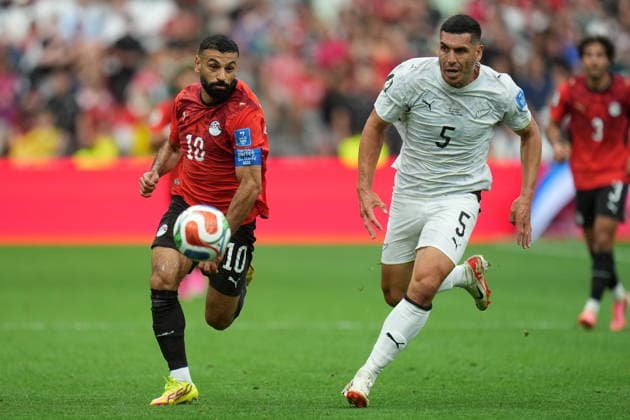 FIFA World Cup, WM, Weltmeisterschaft, Fussball 2026 - Group G - New Zealand vs Egypt Mohamed Salah of Egypt in action against Michael Boxall of New Zealand (R) during the FIFA World Cup 2026 group stage match New Zealand against Egypt, in Vancouver, Canada, 21 June 2026. VANCOUVER Canada  Copyright: xBOBxFRIDx