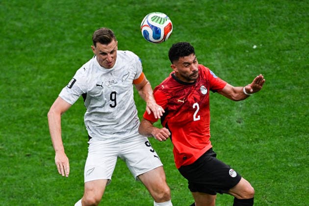 Chris Wood (captain) of New Zealand and Yasser Ibrahim of Egypt, New Zealand All Whites v Egypt, Group G football match of the FIFA World Cup, WM, Weltmeisterschaft, Fussball 2026 at BC Place, Vancouver, Canada on Sunday 21June 2026. Photo: Andrew Cornaga Vancouver USA Copyright: xAndrewxCornaga x