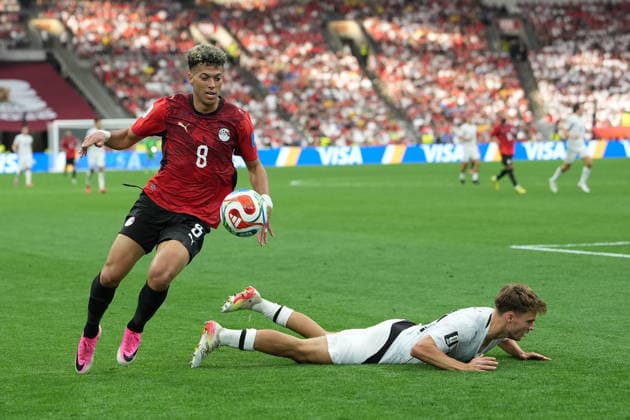 FIFA World Cup, WM, Weltmeisterschaft, Fussball 2026 - Group G - New Zealand vs Egypt Emam Ashour of Egypt (L) in action against Ben Old of New Zealand (R) during the FIFA World Cup 2026 group stage match New Zealand against Egypt, in Vancouver, Canada, 21 June 2026. VANCOUVER Canada  Copyright: xBOBxFRIDx