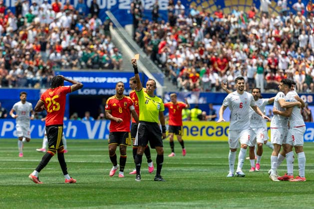 June 21, 2026, Los Angeles, California, United States: IR Iran™s players react as the referee issues a red card to Belgium Nathan Ngoy (25) during the FIFA World Cup, WM, Weltmeisterschaft, Fussball Group G soccer match between IR Iran and Belgium at SoFi Stadium. Final score; IR Iran 0:0 Belgium IR Iran Vs Belgium In Los Angeles, USA - 21 Jun 2026  - ZUMAs197 20260621_aaa_s197_311 Copyright: xRingoxChiux