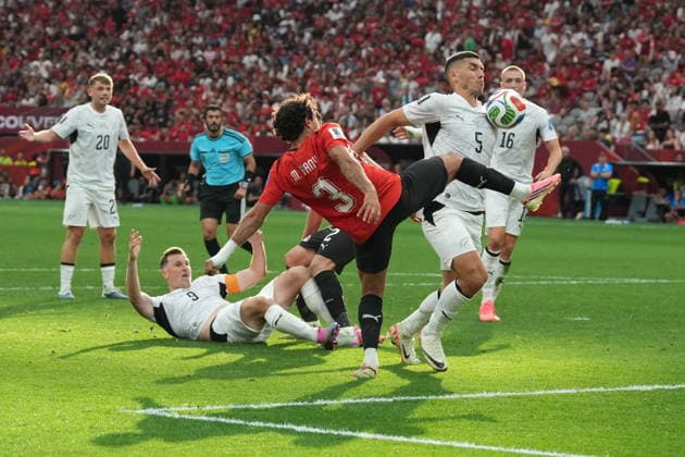 June 21, 2026, Vancouver, Bc, CANADA: Egypt s Mohamed Hany (3) and New Zealand s Michael Boxall (5) vie for the ball during second half World Cup group G soccer action, in Vancouver, Sunday, June 21, 2026. Canada News - June 21, 2026  - ZUMAc35_ 20260621_zaf_c35_189 Copyright: xEthanxCairnsx