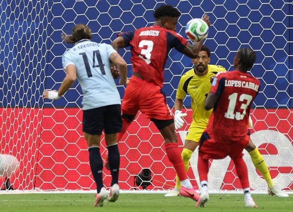 (260622) -- MIAMI, June 22, 2026 -- Vozinha (2nd R), goalkeeper of Cape Verde, reacts during the group H match between Uruguay and Cape Verde at the 2026 FIFA World Cup, WM, Weltmeisterschaft, Fussball at Miami Stadium, Miami, the United States, June 21, 2026. ) (SP)U.S.-MIAMI-FOOTBALL-FIFA WORLD CUP-GROUP H-URU VS CPV XuxZijian 