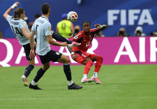 (260622) -- MIAMI, June 22, 2026 -- Agustin Canobbio (L) of Uruguay vies with Sidny Lopes Cabral (R) of Cape Verde during the group H match between Uruguay and Cape Verde at the 2026 FIFA World Cup, WM, Weltmeisterschaft, Fussball at Miami Stadium, Miami, the United States, June 21, 2026. ) (SP)U.S.-MIAMI-FOOTBALL-FIFA WORLD CUP-GROUP H-URU VS CPV XuxZijian 