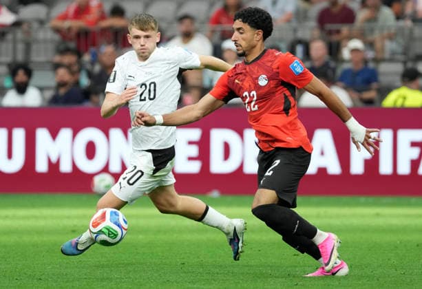 (260622) -- VANCOUVER, June 22, 2026 -- Omar Marmoush (R) of Egypt vies with Callum McCowatt of New Zealand during a group G match between New Zealand and Egypt at the 2026 FIFA World Cup, WM, Weltmeisterschaft, Fussball at BC Place Vancouver in Vancouver, Canada, June 21, 2026. ) (SP)CANADA-VANCOUVER-FOOTBALL-FIFA WORLD CUP-GROUP G-NZL VS EGY MengxYongmin 