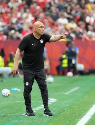 (260622) -- VANCOUVER, June 22, 2026 -- Hossam Hassan, head coach of Egypt, gestures during a group G match between New Zealand and Egypt at the 2026 FIFA World Cup, WM, Weltmeisterschaft, Fussball at BC Place Vancouver in Vancouver, Canada, June 21, 2026. ) (SP)CANADA-VANCOUVER-FOOTBALL-FIFA WORLD CUP-GROUP G-NZL VS EGY MengxYongmin 