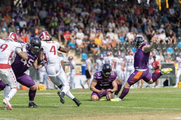 Frankfurt Galaxy - Prague Lions, European Football Alliance (EFA) Kicker Ryan Rimmler (Frankfurt Galaxy, 1) in Aktion. Spiel der European Football Alliance (EFA)zwischen Frankfurt Galaxy und den Prague Lions am 21. Junii 2026 in der PSD Bank Arena in Frankfurt am Main., Frankfurt am Main Hessen Deutschland PSD Bank Arena *** Frankfurt Galaxy vs. Prague Lions, European Football Alliance (EFA) – Ryan Rimmler of the Frankfurt Galaxy in action. European Football Alliance (EFA) game between the Frankfurt Galaxy and the Prague Lions on June 21, 2026, at the PSD Bank Arena in Frankfurt am Main, Frankfurt am Main, Hesse, Germany. PSD Bank Arena,detected_source_language
