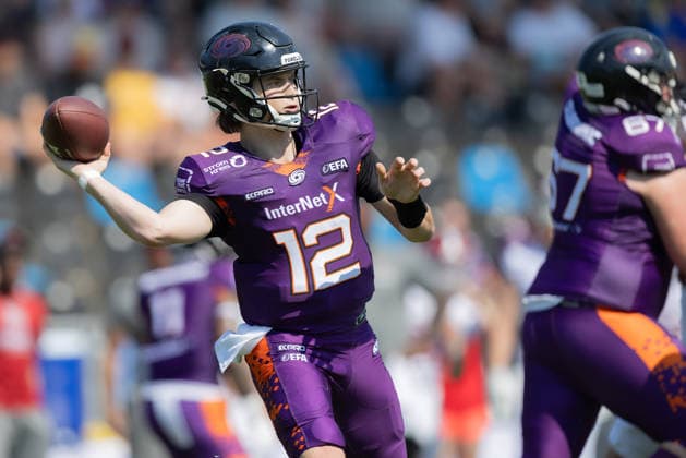 Frankfurt Galaxy - Prague Lions, European Football Alliance (EFA) Quarterback Ethan Garbers (Frankfurt Galaxy, 12). Spiel der European Football Alliance (EFA)zwischen Frankfurt Galaxy und den Prague Lions am 21. Junii 2026 in der PSD Bank Arena in Frankfurt am Main., Frankfurt am Main Hessen Deutschland PSD Bank Arena *** Frankfurt Galaxy vs. Prague Lions, European Football Alliance (EFA) – Quarterback Ethan Garbers of the Frankfurt Galaxy; Game 12 of the European Football Alliance (EFA) between the Frankfurt Galaxy and the Prague Lions on June 21, 2026, at the PSD Bank Arena in Frankfurt am Main, Frankfurt am Main, Hesse, Germany – PSD Bank Arena,detected_source_language