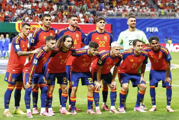 Football: 2026 World Cup Spain s starting XI pose for a team photo ahead of a World Cup Group H football match against Saudi Arabia at Atlanta Stadium in Atlanta on June 21, 2026.  A14AA0005619754P