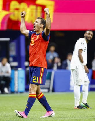 Football: 2026 World Cup Spain s Mikel Oyarzabal celebrates after scoring the team s third goal in the first half of a World Cup Group H football match against Saudi Arabia at Atlanta Stadium in Atlanta on June 21, 2026.  A14AA0005619758P